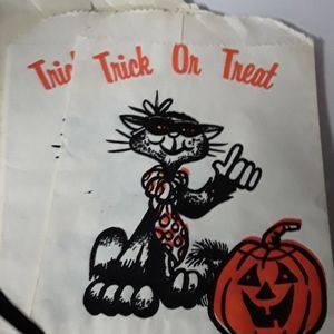 Pkg of vintage trick or treat bags